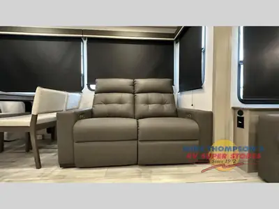 2025 Grand Design Influence photo 12