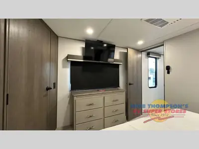 2025 Grand Design Influence photo 20