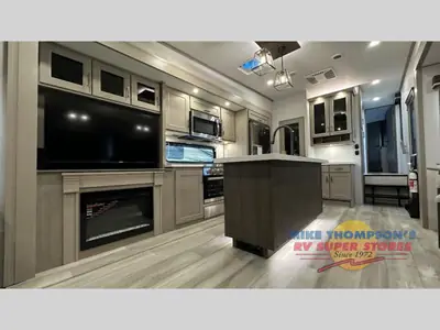 2025 Grand Design Influence photo 10