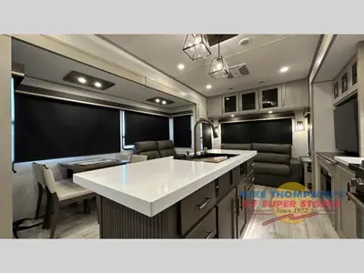 2025 Grand Design Influence photo 7