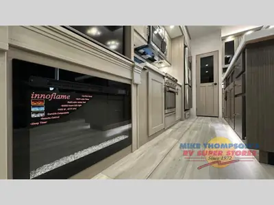 2025 Grand Design Influence photo 11