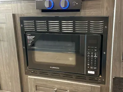 2027 Winnebago Suncruiser photo 46