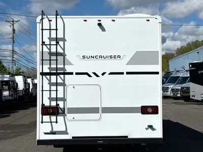 2027 Winnebago Suncruiser photo 8