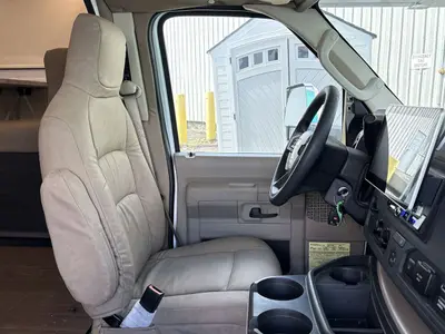 2027 Winnebago Suncruiser photo 19