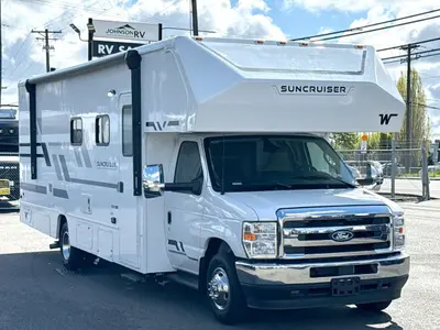 New 2027 Winnebago Suncruiser 28MB