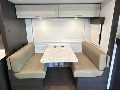 2027 Winnebago Suncruiser photo 49