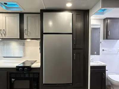 2027 Winnebago Suncruiser photo 28