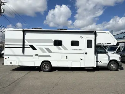 2027 Winnebago Suncruiser photo 10