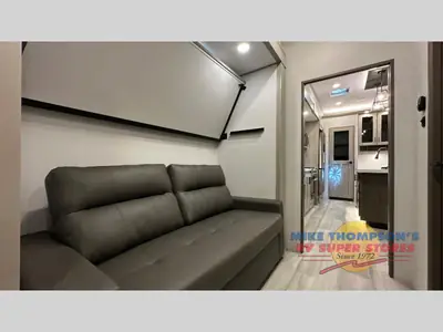 2025 Grand Design Influence photo 18