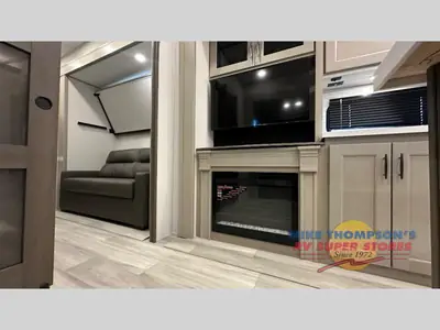 2025 Grand Design Influence photo 16