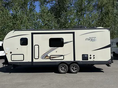 2019 Forest River Rockwood Mini Lite photo 6