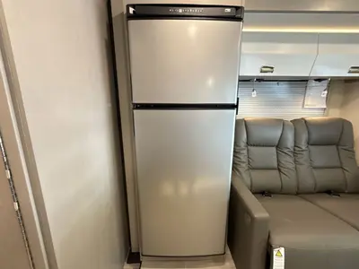 2027 Winnebago Navion photo 32