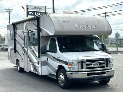 2015 Thor Motor Coach Four Winds photo 3
