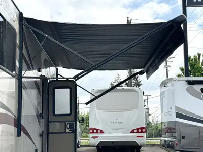 2015 Thor Motor Coach Four Winds photo 17