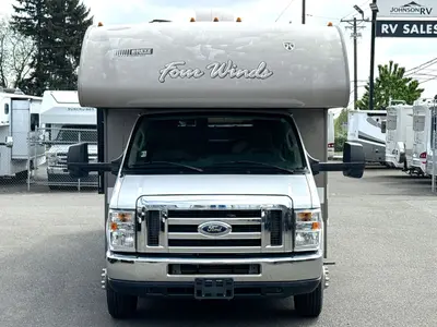 2015 Thor Motor Coach Four Winds photo 4
