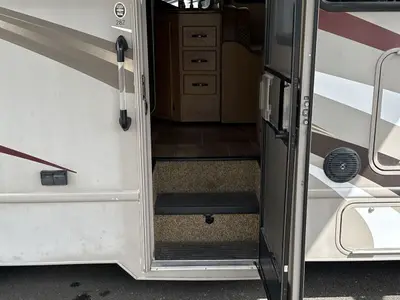 2015 Thor Motor Coach Four Winds photo 20