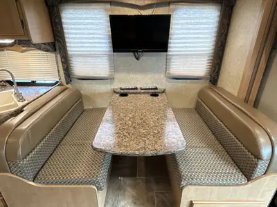 2015 Thor Motor Coach Four Winds photo 50