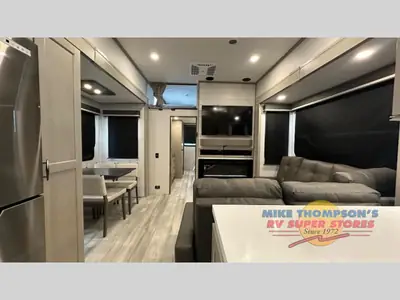 2025 Grand Design Influence photo 6