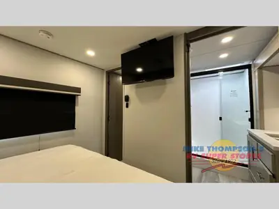 2025 Grand Design Influence photo 24