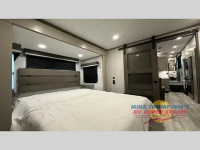 2025 Grand Design Influence photo 17