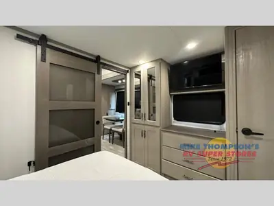 2025 Grand Design Influence photo 19