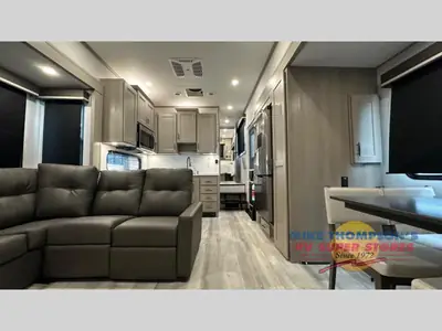 2025 Grand Design Influence photo 10