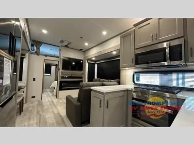 2025 Grand Design Influence photo 5