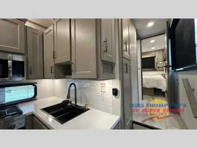 2025 Grand Design Influence photo 22