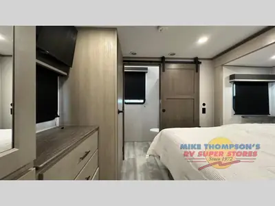2025 Grand Design Influence photo 16