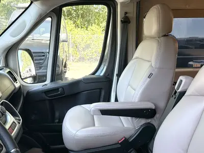 2022 Thor Motor Coach Sequence photo 21