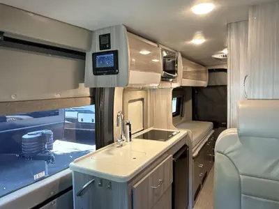 2022 Thor Motor Coach Sequence photo 27