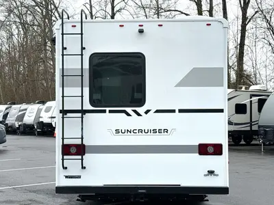2027 Winnebago Suncruiser photo 8