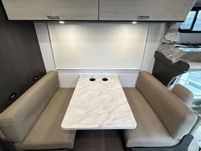 2027 Winnebago Suncruiser photo 44