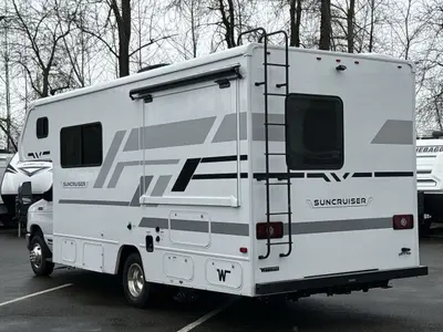 2027 Winnebago Suncruiser photo 7