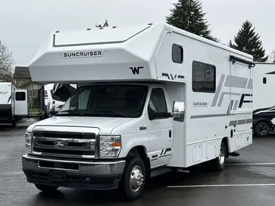 2027 Winnebago Suncruiser photo 5