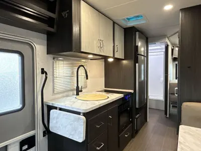2027 Winnebago Suncruiser photo 26