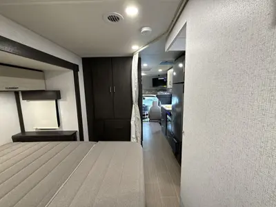2027 Winnebago Suncruiser photo 41