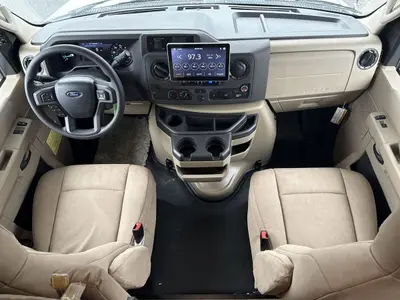 2027 Winnebago Suncruiser photo 46