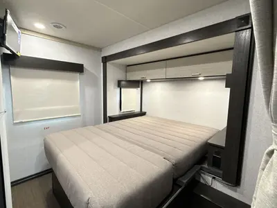 2027 Winnebago Suncruiser photo 35