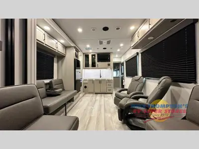 2025 Grand Design Momentum G-Class photo 10