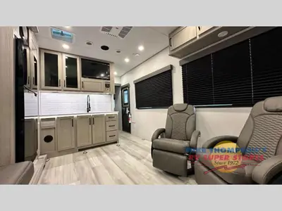 2025 Grand Design Momentum G-Class photo 9