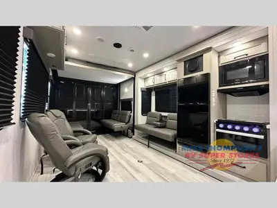 2025 Grand Design Momentum G-Class photo 6