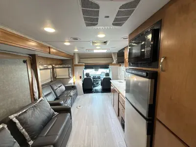 2022 Renegade Villagio photo 47