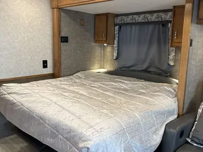 2022 Renegade Villagio photo 36