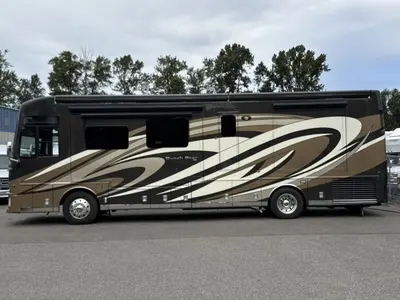 2019 Newmar Dutch Star photo 6