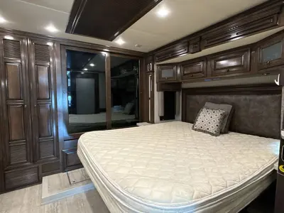 2019 Newmar Dutch Star photo 35