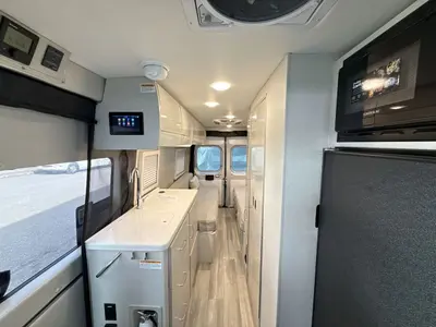 2026 Thor Motor Coach Tellaro photo 40