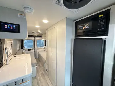 2026 Thor Motor Coach Tellaro photo 28