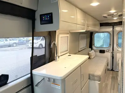 2026 Thor Motor Coach Tellaro photo 27