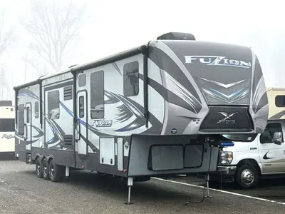 Used 2017 Keystone Fuzion 414